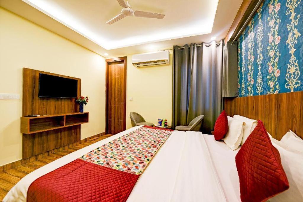 Hotel Rosewood Near Delhi Airport Nova Deli Exterior foto