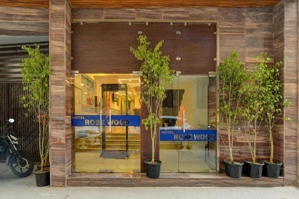 Hotel Rosewood Near Delhi Airport Nova Deli Exterior foto